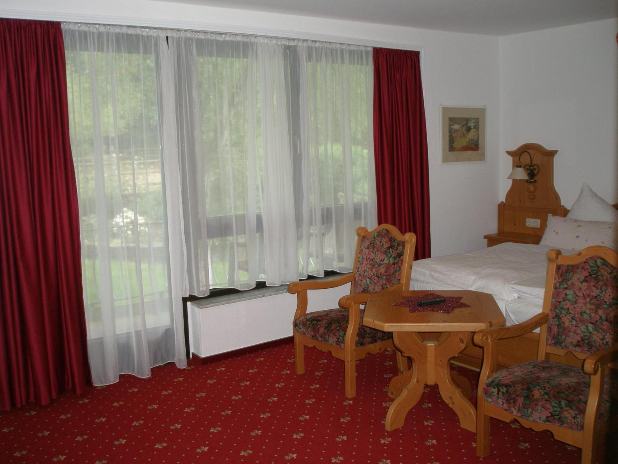Landhotel Am Wenzelbach Pruem Exterior photo